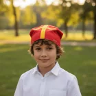 52 cm-es fejre piros filc püspök jelmezsapka