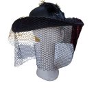 Fekete fátylas, tollas fascinator kalap, női jelmezkiegészítő - ÚJ