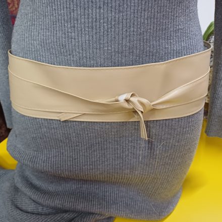Drapp, bézs puha műbőr, lakkbőr öv, 7 cm széles - ÚJ