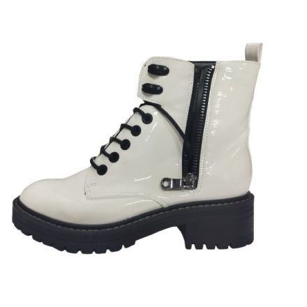 39-es fehér lakk bakancs (orrán kis fekete folt, amúgy hibátlan) - New Yorker