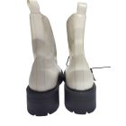 39-es fehér lakk bakancs (orrán kis fekete folt, amúgy hibátlan) - New Yorker