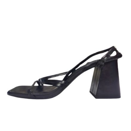 41-es fekete pántos szandál - Pull & Bear