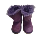 25-ös lila velúr kiscsizma - UGG