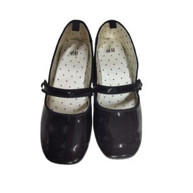 31-es fekete pántos lakk alkalmi, ünneplő cipő - H&M