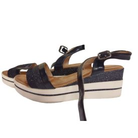 36-os fekete csillogó szandál