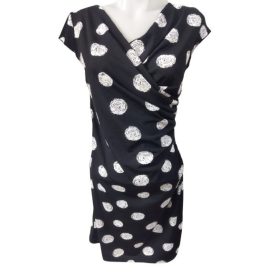 Női M-es fekete mintás elegáns ruha