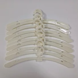 10 db-os fehér akasztós gyerek vállfa csomag