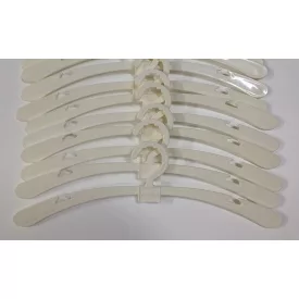 5 db-os fehér akasztós gyerek vállfa csomag