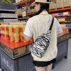 Zebramintás női testtáska - ÚJ