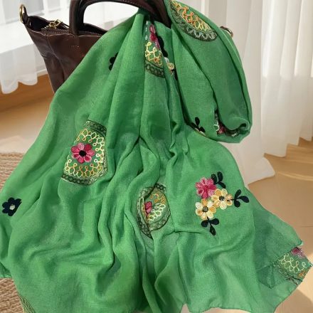 Zöld hímzett virágos muszlin kendő, sál - ÚJ