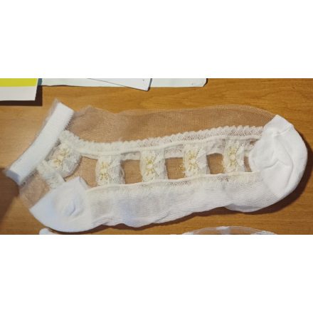 Női vagy nagylány fehér, arannyal átszőtt nylon zokni - ÚJ